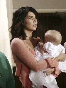 gilmorehrry's tweet image. harry and lorelai taking care of sookie's babies!🌸