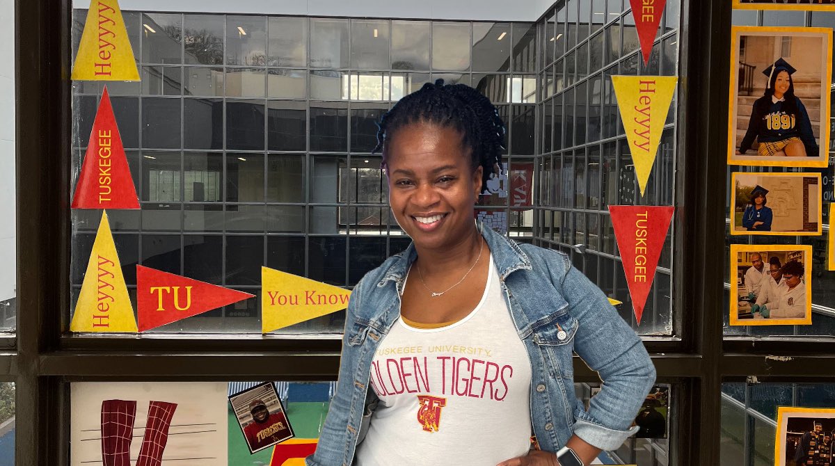 cpsedtech's tweet photo. It’s National College Colors Day and it’s @TuskegeeUniv ALL DAY! @APSInstructTech @APSHollisCrew @ahrosser #TUYOUKNOW #BecomingTheNext https://t.co/wIJj0bpzIt