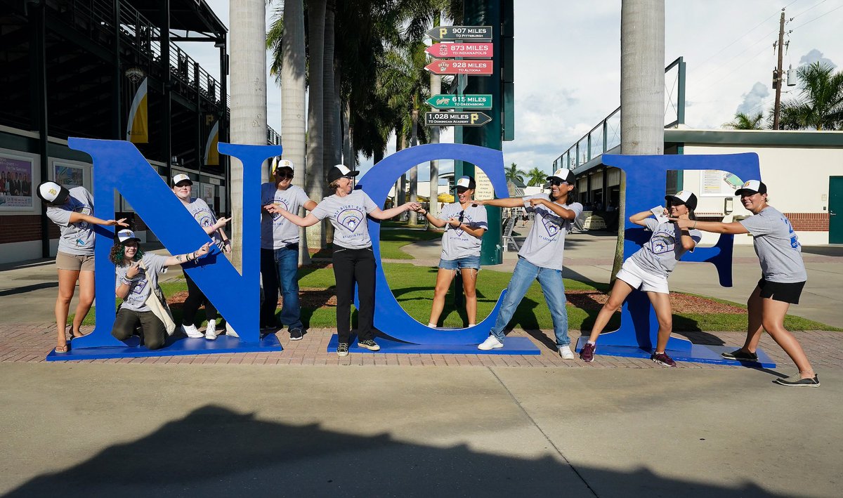 NewCollegeofFL's tweet photo. Take us out to the ball game! ⚾️ New College Night out with the Bradenton Marauders was big fun for the NCF community with President @PatOkker throwing out the first pitch! See more photos: https://t.co/vkot4NeTVs https://t.co/ZRVFUJuU0z