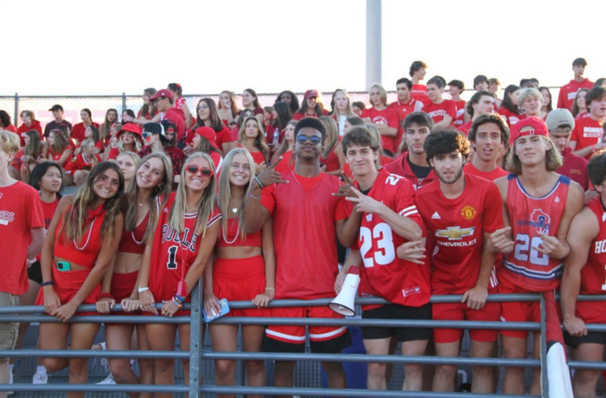 hhsboosterswi's tweet photo. Attention @homestead_mtsd Student Section - thanks for being awesome. Let’s get loud again tonight! 👏🏈📣 @GoHHSathletics #FridayNightLights #studentsectiongoals @NorthShoreConf https://t.co/8bEyOzNhwp