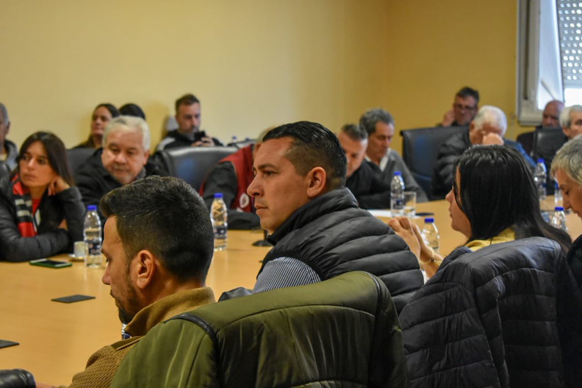 Nuestro Secretario de la juventud <a href="/Sergio_OrtizOk/">Sergio Ortiz</a> participó de la reunión de #CGT donde se definió movilizar en repudio al atentado que sufrió <a href="/CFKArgentina/">Cristina Kirchner</a> , en defensa de la democracia y contra la violencia política.  Nunca Más 🇦🇷

<a href="/Cavalieri_SEC/">Armando Cavalieri</a> <a href="/CarlosPerezSEC/">Carlos Pérez</a> <a href="/ListaAzulSEC/">Lista Azul SEC</a>