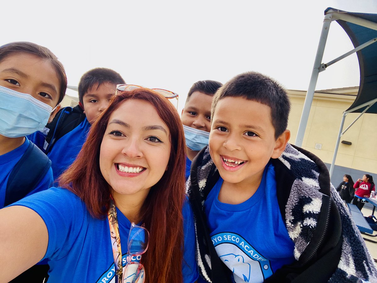 ASA_Speech's tweet photo. A couple of Polar Bears this morning rocking their new shirts 👕 and getting to school on time. #AttendanceMatters #SpiritWeek #Schoolrocks #PRIDEDAY @ASA_PolarBears @verodher @GUSDEdServices https://t.co/P4LNSEDW16