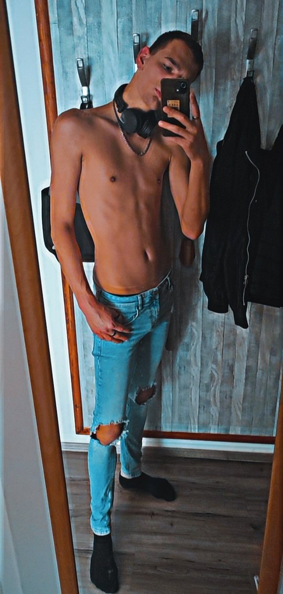 domboyx's tweet photo. ✨Shhhhh✨ https://t.co/uQRHMlyl6k