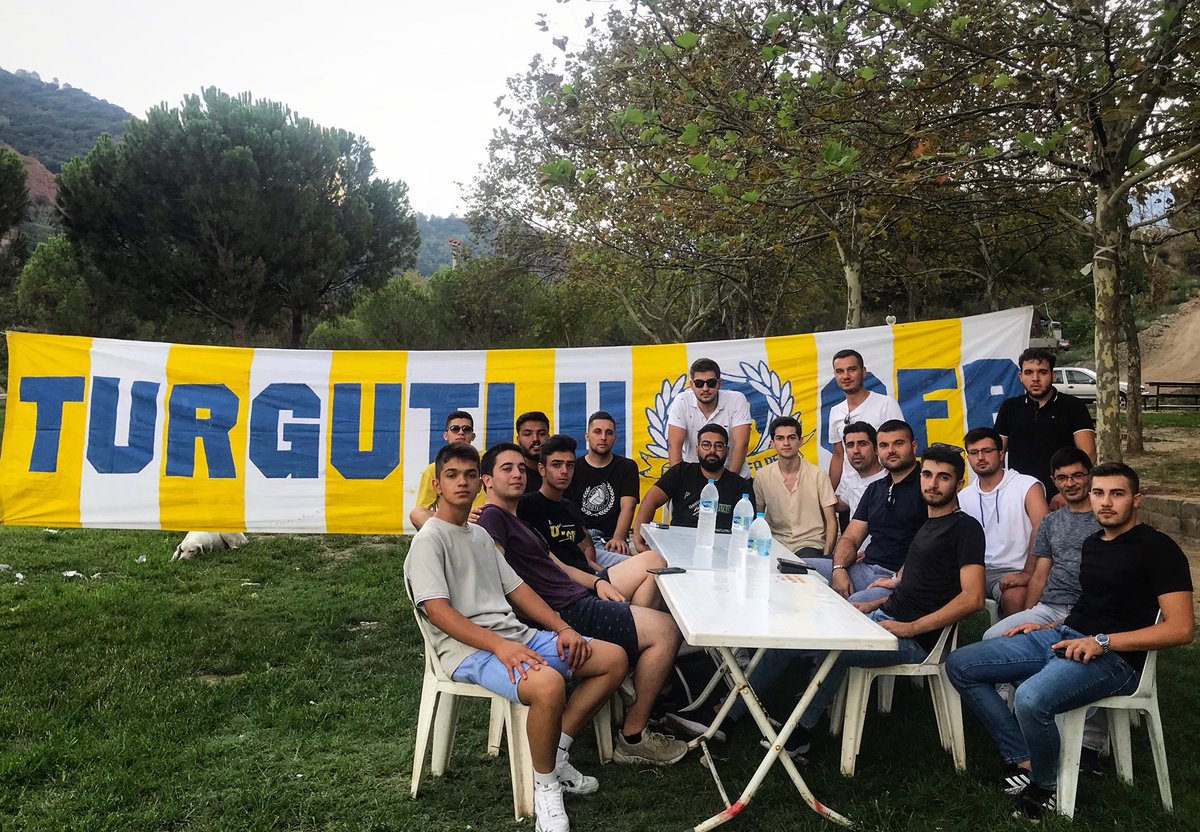 salihligfb_'s tweet photo. GFB Europe Üyesi, hemşehrimiz, Almanya’dan Burak kardeşimizi, Gökhan Azat ağabeyimizi ve Turgutlu GFB’den dostlarımızı Salihli’de ağırladık. https://t.co/yRjRpbsPrR