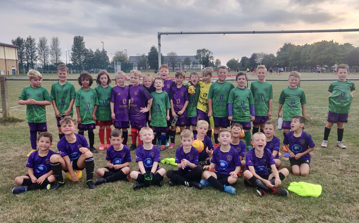 All smiles after the midweek U8s v U9s derby! 

#BAFC #UpTheStags #LanYStags 🦌