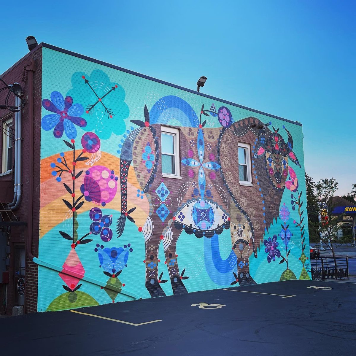 tgallagher66's tweet photo. So happy to see that Magic Buffalo back on Hertel Avenue again. @igersbuffalo #publicart https://t.co/DG4UUbmQUg