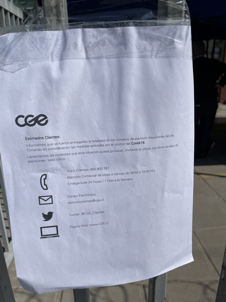 danyseverino's tweet photo. @CGE_Clientes estoy molesto ya que en la sucursal de Talagante no quisieron atender por qué ya habían entregado los últimos números , en la página web se indica un horario de atención hasta las 13:30 y mi llegada fue a las 13:00, necesito se resuelva el mal cobro de $360000 casa. https://t.co/XsLPVC6aMZ