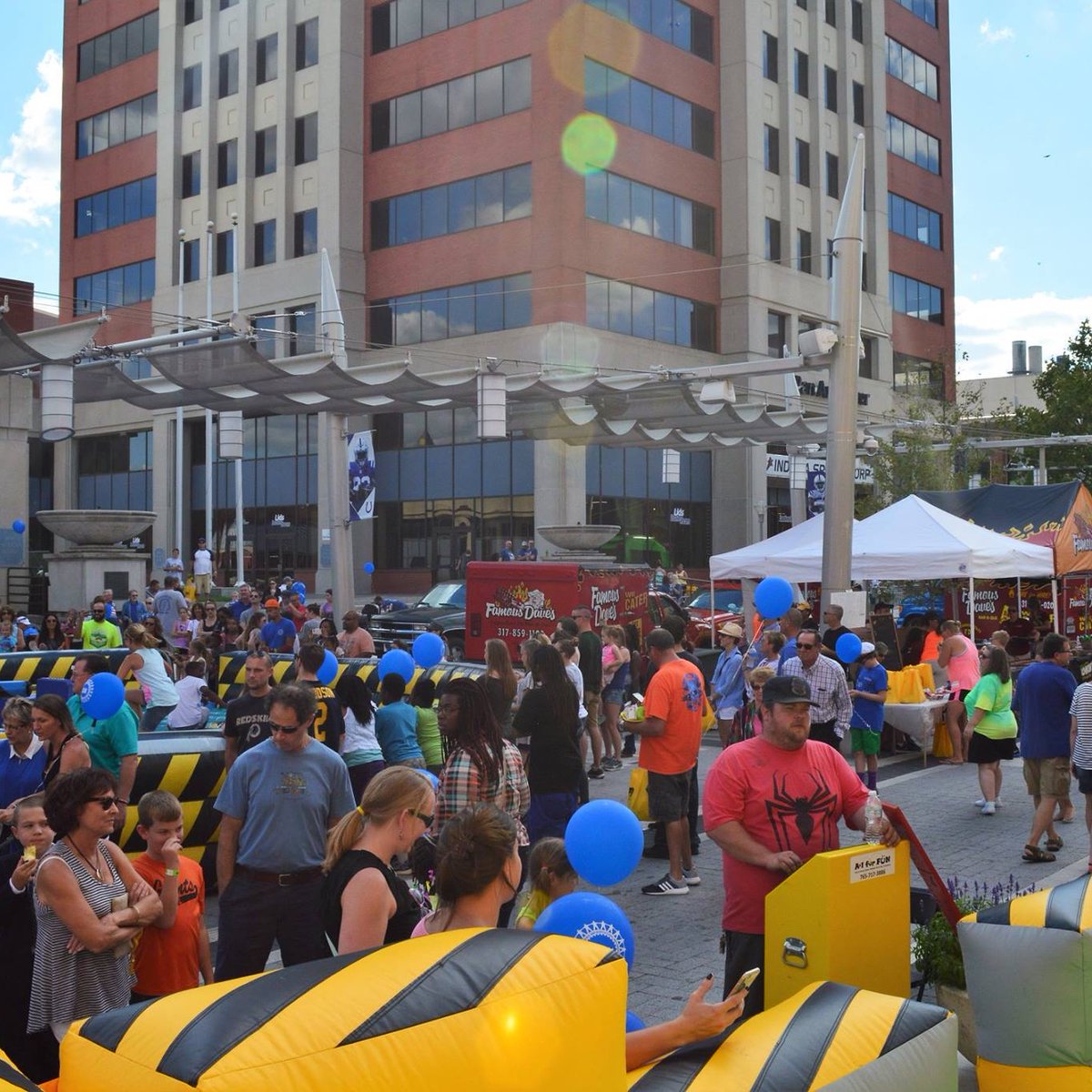 Be one of 20,000 to attend this year’s <a href="/IndyLaborFest/">Indy Labor Fest</a> on Monument Circle! Local food trucks, Sun King Brewing, live music and the notorious Kids Zone can all be found on Saturday from 11 a.m. to 6 p.m. #LoveIndy #PeoplesPlaza
bit.ly/3Tywxgx