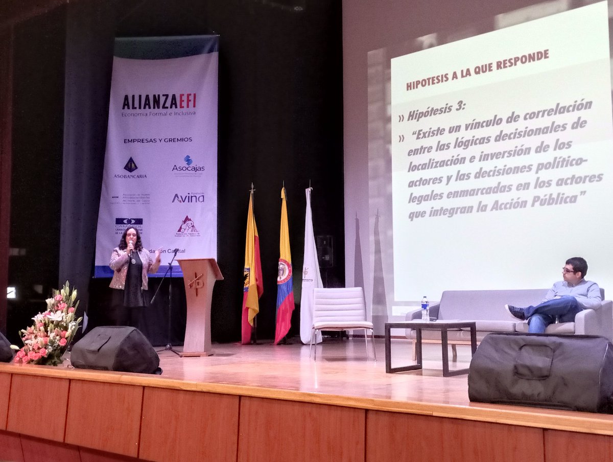 AlianzaEfi's tweet photo. #AEstaHora: Los investigadores de @AlianzaEfi, @GarciaSuaza de @URosario y María Isabel Noreña de @UNIMINUTOSP presentan en el #CIIIE los avances de los proyectos 3: "Informalidad Económica Rural" y 4: "Las ciudades como escenario de inclusión social".
#SomosColombiaCientífica. https://t.co/aytuj4ZRnT