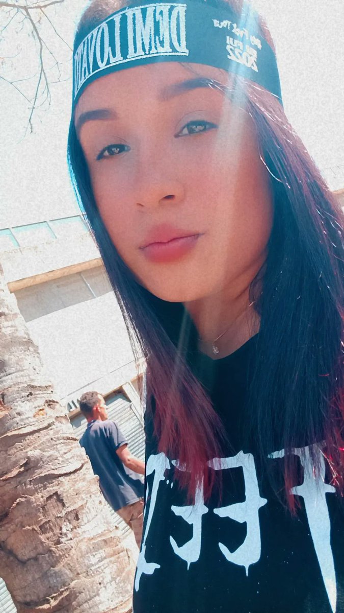 Shayy_Rodrigues's tweet photo. #DemiLovato Cheguei no evento mais importante do ano😍😍❤️🔥 Se eu n morrer com esse sol de BH, morro de ansiedade! 😂 #HolyFvckTour https://t.co/GQzTr8V5O5