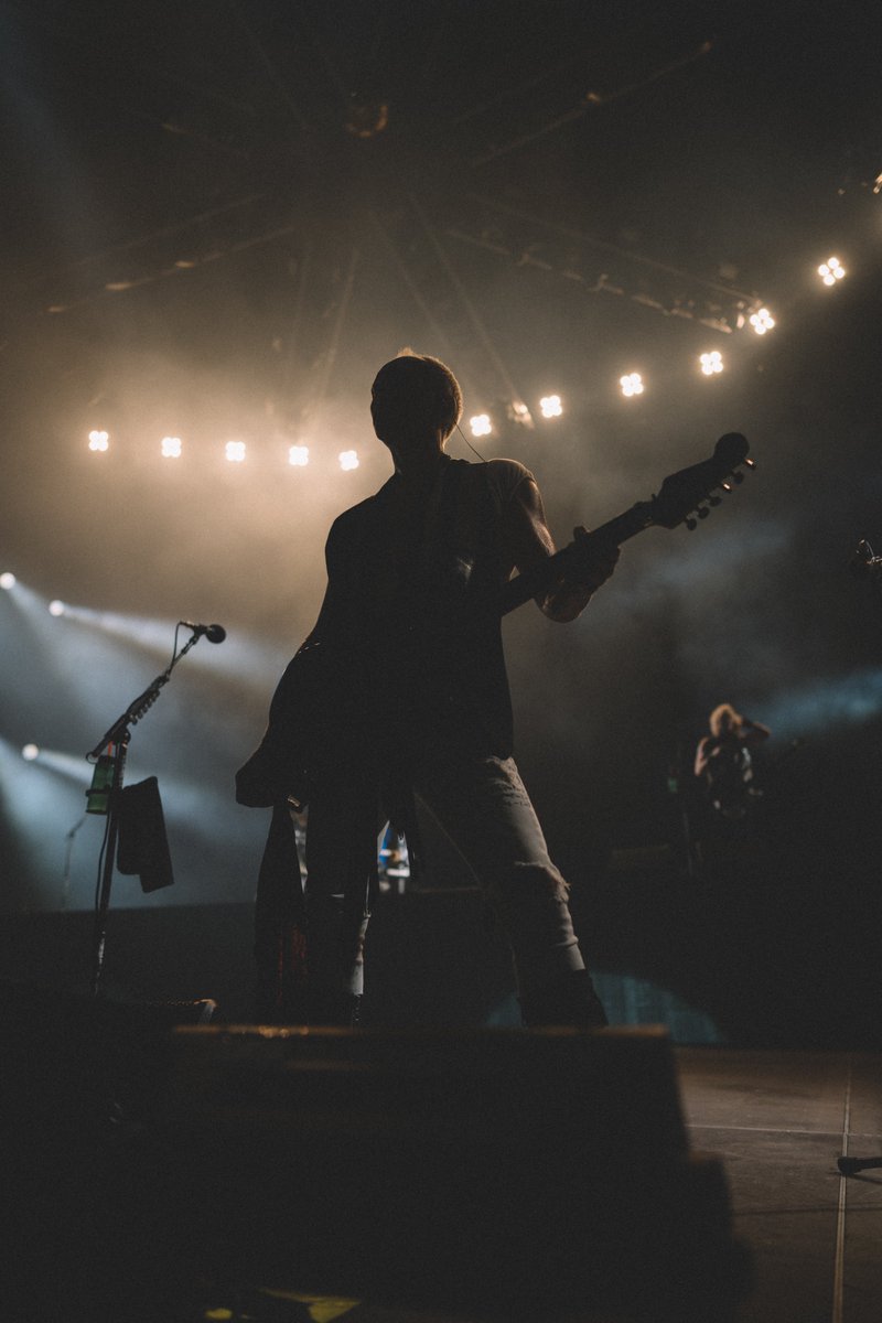 DefLeppard's tweet image. Edmonton - ARE YOU READY TO ROCK? 

📸: Ryan Sebastyan