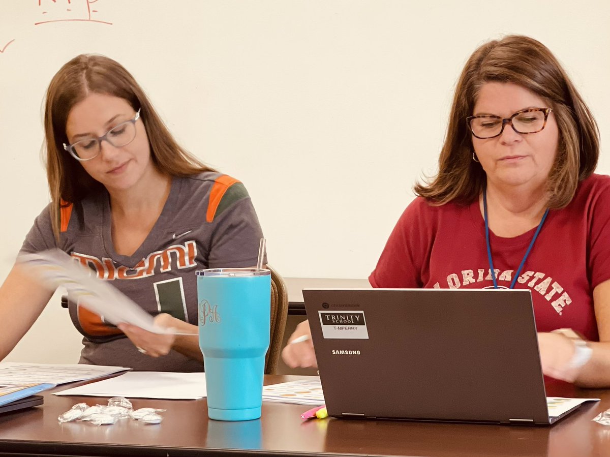 Look at this teaching team! So grateful for (and proud of) #1stGrade #TrinityLearns team. Analyzing results of common formative assessment to #FocusOnLearning with <a href="/marshamac74/">Marsha Harris</a> <a href="/mperry354/">Olivera Lautaro</a>
