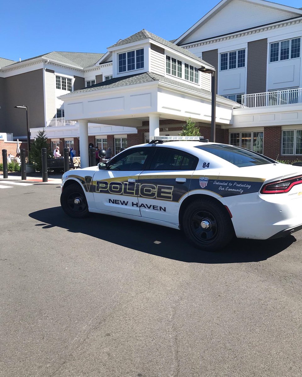 DavidVHunter's tweet photo. Coffee with a Cop this morning at @MaryWadeNH and @ChathamPlaceMW with @NewHavenPoliceDptmt, Chief Jacobson and Lieutenant Fumiatti . #communitypolicing #NHV #urban #seniorliving #FairHaven #NHPD #marywadenh https://t.co/DdXrLNYWkQ
