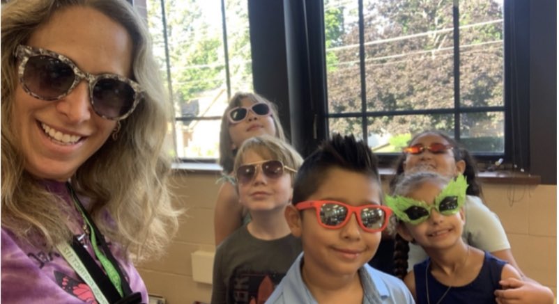 Coolest kids con sus gafas de ☀️🕶! #112Leads #SomosOT #otmonarchs