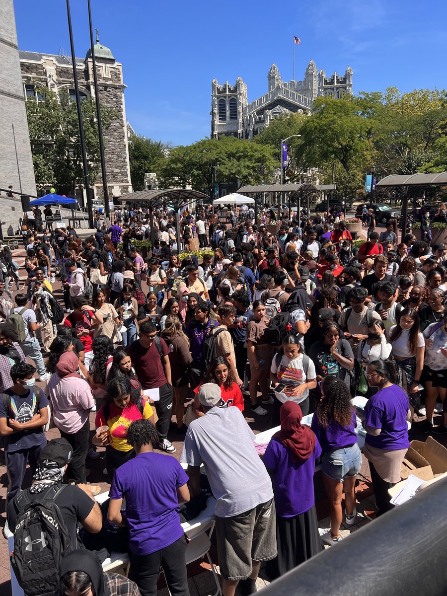 CityCollegeNY's tweet photo. 🔥🔥🔥 Welcome Back Day yesterday was amazing! It's so exciting to see campus filled up with students again. That's a wrap on the first full week of classes! https://t.co/gVB3hKgdpL