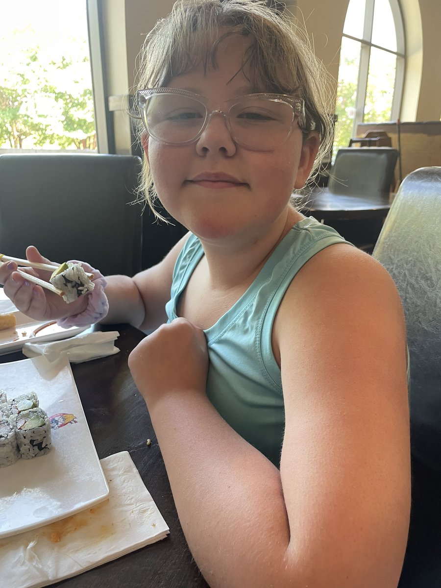 clwhite1907's tweet photo. Set aside the computer and took the kids out for the day. First stop sushi 🍣 #workcanwait #mamaof4 #onlylittleonce https://t.co/D4xxIkY9Fa