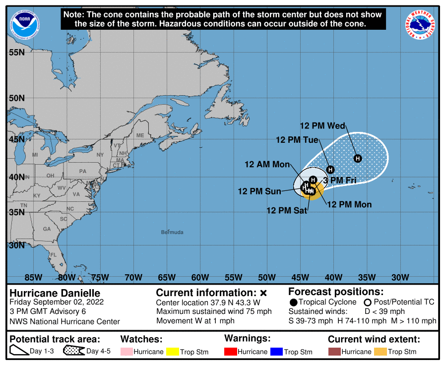 AEMET_Esp's tweet photo. El ciclón tropical #Danielle ha continuado su intensificación en las últimas horas y ya es un huracán de categoría 1, el primero de esta temporada en el Atlántico. Durante los próximos cinco días permanecerá al oeste de Azores. Después, hay mucha incertidumbre en su trayectoria. https://t.co/sV2LTCUb4i