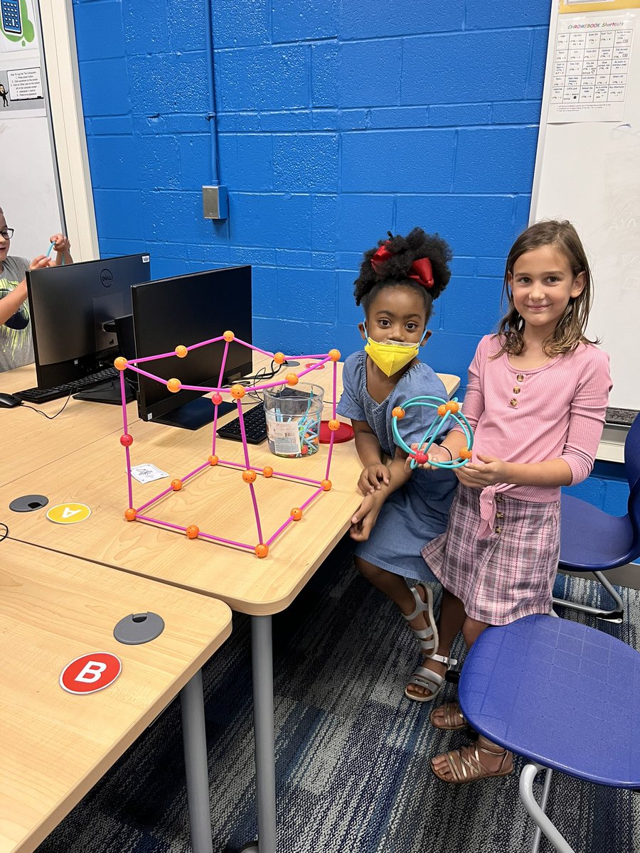 klein_staci's tweet photo. All grade levels did a different geometric type activity in STEAM this week! @western161 @Flossmoor161 https://t.co/22jTXeIUc0