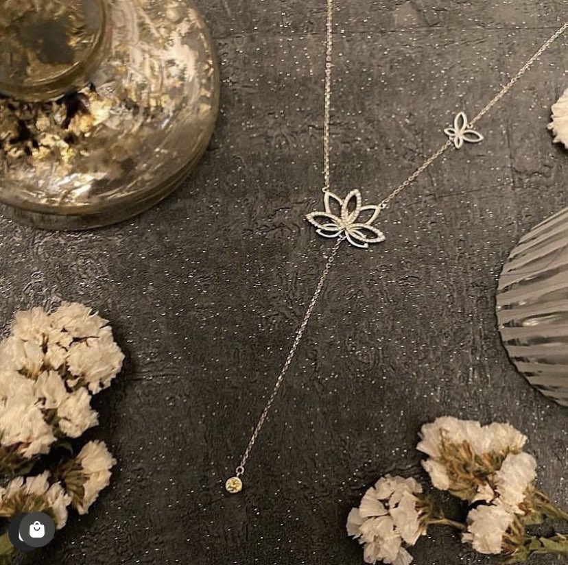 EnchantHeather's tweet photo. “Water surrounds the lotus flower, but does not wet its petals.”
-Gautama Buddha
•
https://t.co/frpKO2Rvv3
•
#Lotus #LotusFlower #Flower #Floral #Necklace #Jewellery #Silver #Spiritual #Spirituality #SterlingSilver #SilverJewellery #Gifts #Gifting #Present #Dainty #Delicate https://t.co/YRdJH2R1vY