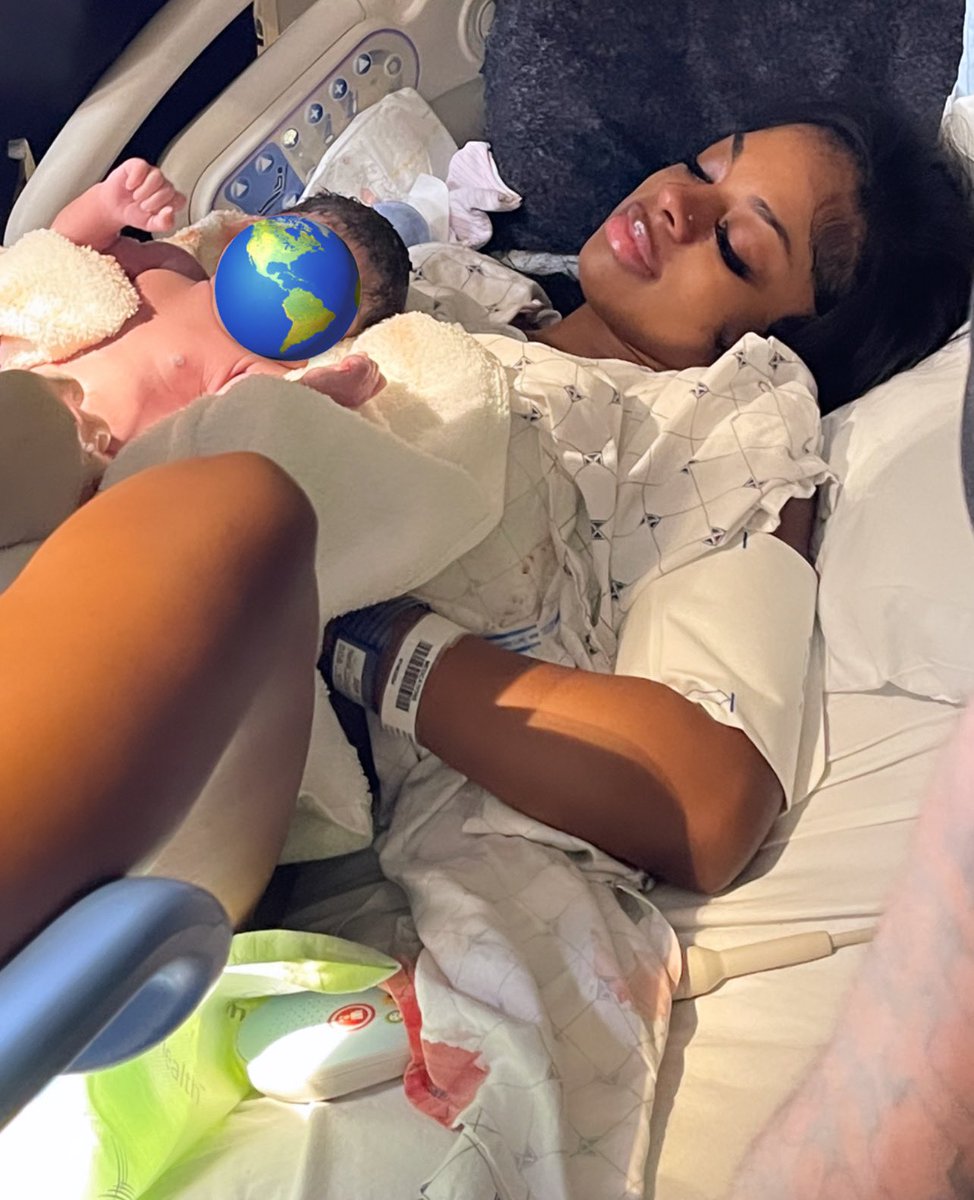 CChrissyr's tweet photo. Giving birth was such a cool experience, I’d do it allll over again. I love you sooo much my baby doll.🤱🏽 https://t.co/chKHFqk2p3