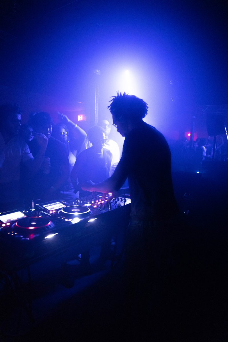 raprave's tweet image. thank you to the talented @UNIIQU3 @BaltraMusic @TLIMSHUG @DJ____DAVE for impeccable vibes