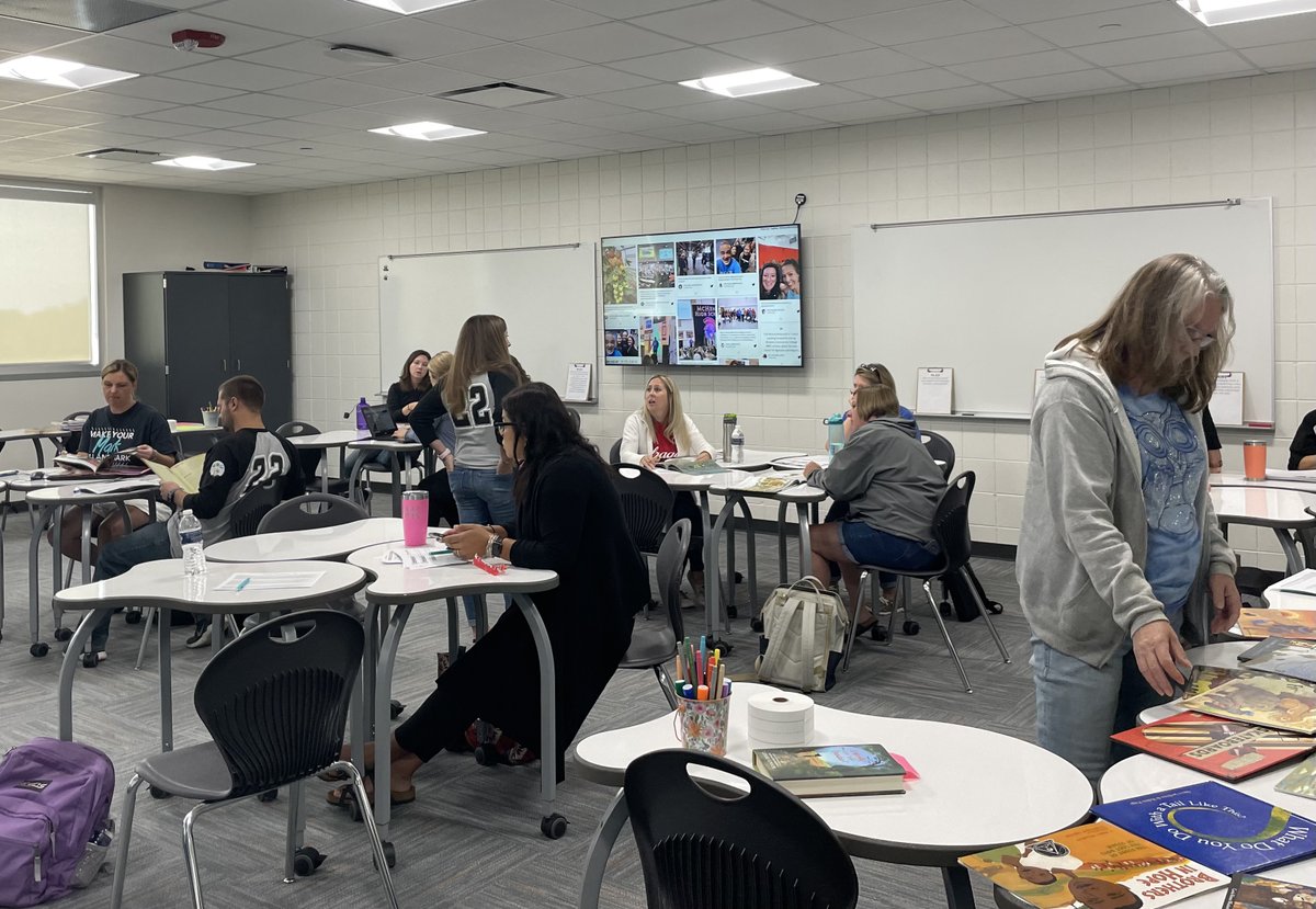School_D15's tweet photo. The Choice Menu Tri-Conference day has been a great success! Thank you to all of our presenters, attendees and everyone who helped make this day happen! #d15rocks #triconference22 https://t.co/n2hyTWvIY2