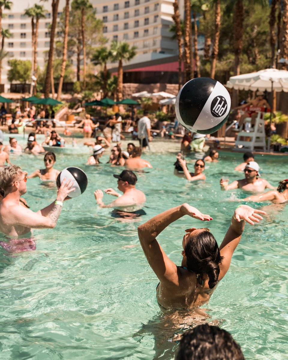 Another beautiful day at our beach. 🏖 We got a stacked lineup for your Labor Day weekend. 😎
🔊Lineup:
Today: Diablo 😈
Saturday: <a href="/FLOSSTRADAMUS/">FLOSSTRADAMUS ⚠</a> | @GoodTimesAhead | @DJFIVE &amp; <a href="/EricDlux/">ERIC DLUX</a> (FAED) 🎉
Sunday: @JhayCortez | <a href="/BoomboxCartel/">BOOMBOX CARTEL</a> 💃🏼