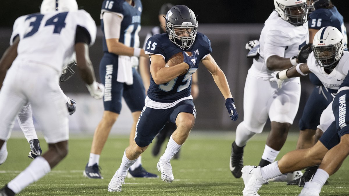 wusports's tweet photo. .@IchabodFTBL started off the new season with a 45-3 victory over Lincoln last night! #GoBods

📸 https://t.co/at2AkuUTm7 https://t.co/6B5WnIYUbx