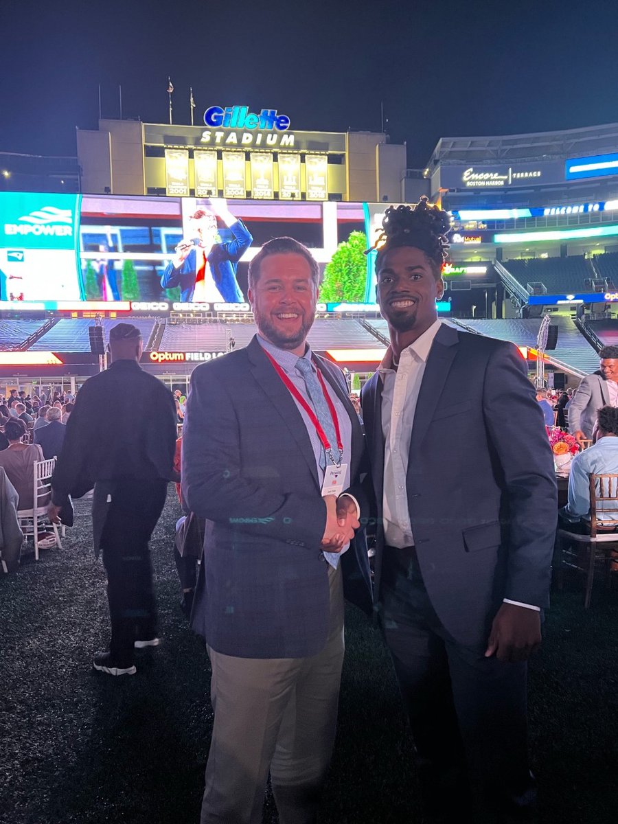 Congratulations to Dr. Zach Testo, Baystate Medical Center Emergency Department, who was recognized this week by the New England <a href="/Patriots/">New England Patriots</a> for his patient care and advocacy of mental health resources for healthcare workers. <a href="/BaystateEM/">Baystate Emergency Medicine</a>