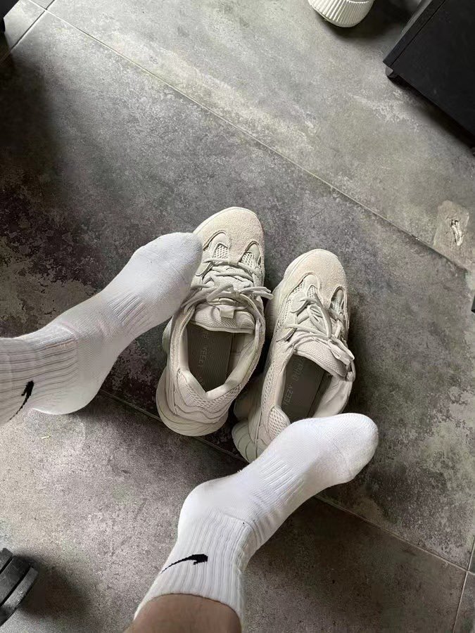 Ackerly_69's tweet photo. 累死了，找个1给我按按🦶 https://t.co/sFzcQbf9XO