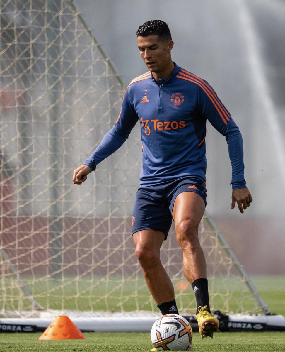 ManUtdInPidgin's tweet photo. 🔴🤔 Make Cristiano Ronaldo start against Arsenal? Yes/No 
#MUFC || #MUNARS https://t.co/IRHtPmL4yO