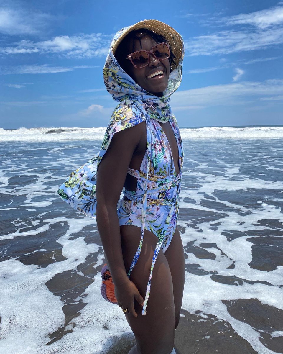 Lupita_Nyongo's tweet photo. Long weekend mode activated 🌊 https://t.co/a0PCDl8HtS