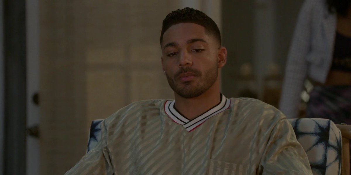 jordaylamood's tweet photo. I don't think it's football related, I might be wrong tho but when J was upset over football in 4x20 he was more sad than mad but here he looks hella pissed. Like I need to know rn what's going on. And L's we're not the same people we were in hs could be related to anything too https://t.co/QCzRl3s9ZR