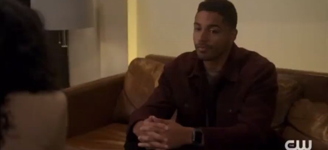 jordaylamood's tweet photo. I don't think it's football related, I might be wrong tho but when J was upset over football in 4x20 he was more sad than mad but here he looks hella pissed. Like I need to know rn what's going on. And L's we're not the same people we were in hs could be related to anything too https://t.co/QCzRl3s9ZR