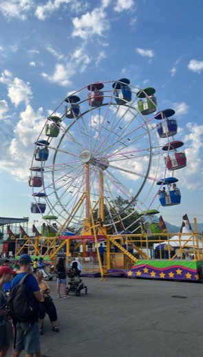 SwimRecruiting's tweet photo. Here at SWIM, we work hard... but play even harder🎡🎢 Our wonderful bosses treated us to a fun packed evening at the PNE with tickets to see Shaggy and TLC🎶 A few of our swimmers did not go home alone...🧸🧸
#SWIM #SwimRecruiting #swimevents #swimfamily #PNE #playland https://t.co/G0Brz1lCYd