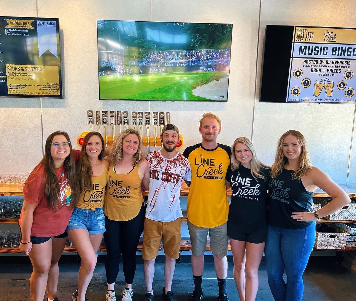 Spend your Labor Day weekend with us at the Bus Barn! 🇺🇸 We will be open 12-10 pm today and tomorrow, 12-8 pm on Sunday, and 12-9 pm on Monday. 🍻