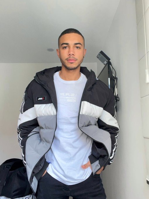 with or without clothes? ❤️😈 see you at https://t.co/0k2zzVkbWY❤️❤️ https://t.co/vGtGbniMOl