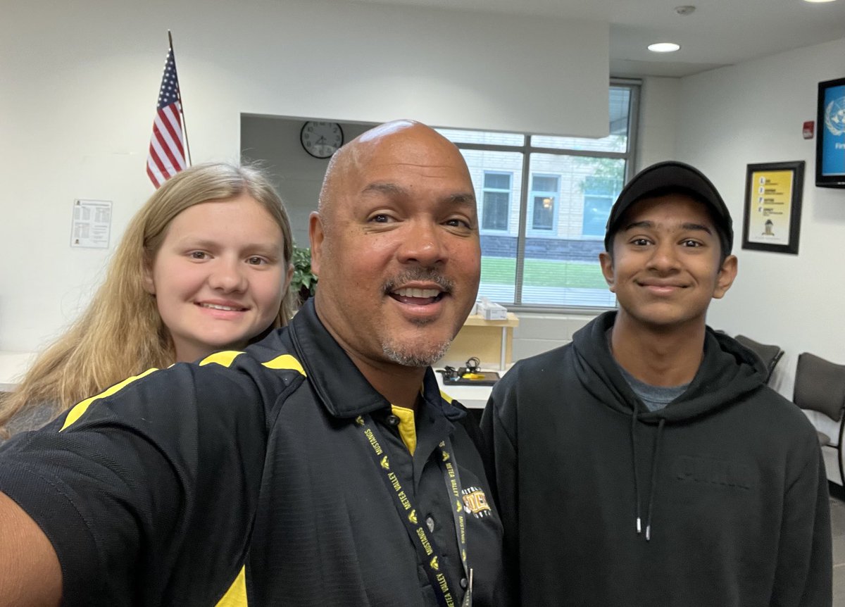 Principal Echols tweet media