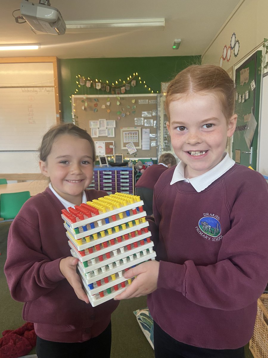 MissGraham_DP's tweet photo. It is wonderful to watch where play can take us…this week was all about sorting and building towers…all completely led by the children 👍👏😊 #leadingtheirlearning #creativeplay #welovetoplay @DrakiesPS https://t.co/LXvD6o9yjM