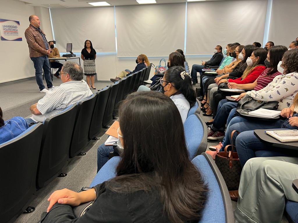 Cegaip's tweet photo. El día de hoy la Contraloría Interna a cargo de Larissa del Carmen Mejía capacitó al personal de #CEGAIP en “Responsabilidades de los Servidores Públicos”, también agradecemos a @UPSLP_MX por facilitarnos sus instalaciones.
#MerecesSaber https://t.co/PKBXF2Qvxq