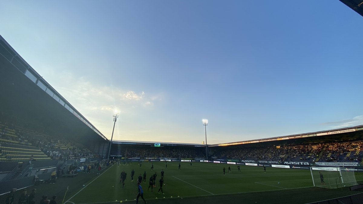 MrFanatic030's tweet photo. Lekker ritje hoor van aankomsttijd 20:15 naar aankomst 19:36. Nu binnen met @DeniisedG #forUTR
#elkewedstrijdweervandepartij #vrroommm🏎
@FortunaSittard vs @fcutrecht https://t.co/r2ByMOwBmP