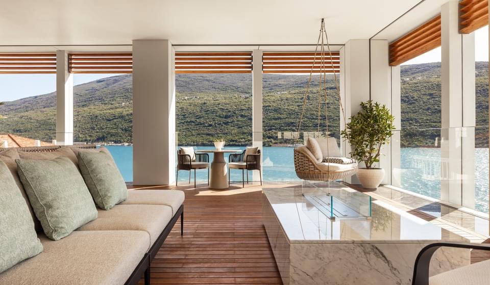 EyeOfRiyadh's tweet photo. Indulge in a perfect European retreat in the Adriatic. Experience pure joy every moment of your stay in Montenegro with wonderfully private villas setting the scene for your perfect escape. #AdriaticHaven #OOMoments #Montenegro
To Book👇
🌐 https://t.co/wksekb336X https://t.co/pIdExSA6rz