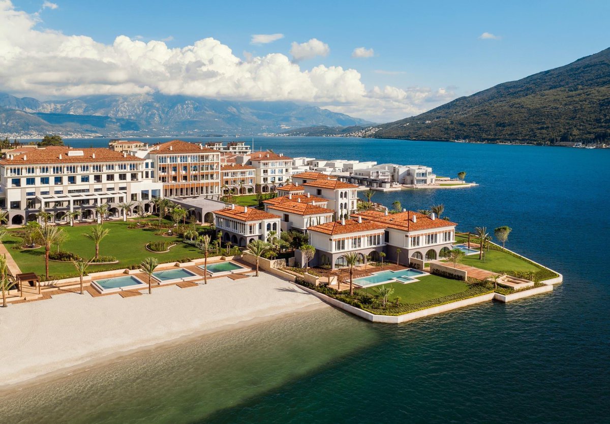 EyeOfRiyadh's tweet photo. Indulge in a perfect European retreat in the Adriatic. Experience pure joy every moment of your stay in Montenegro with wonderfully private villas setting the scene for your perfect escape. #AdriaticHaven #OOMoments #Montenegro
To Book👇
🌐 https://t.co/wksekb336X https://t.co/pIdExSA6rz