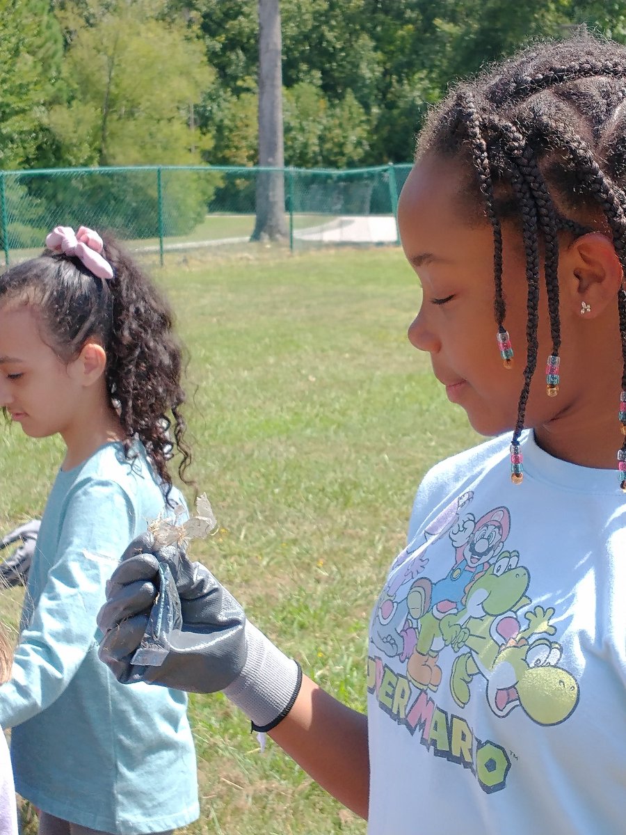 Creekside's 1st Clean-Up Crew. Leading by example. Cappello's 4th Grade Class for the win!