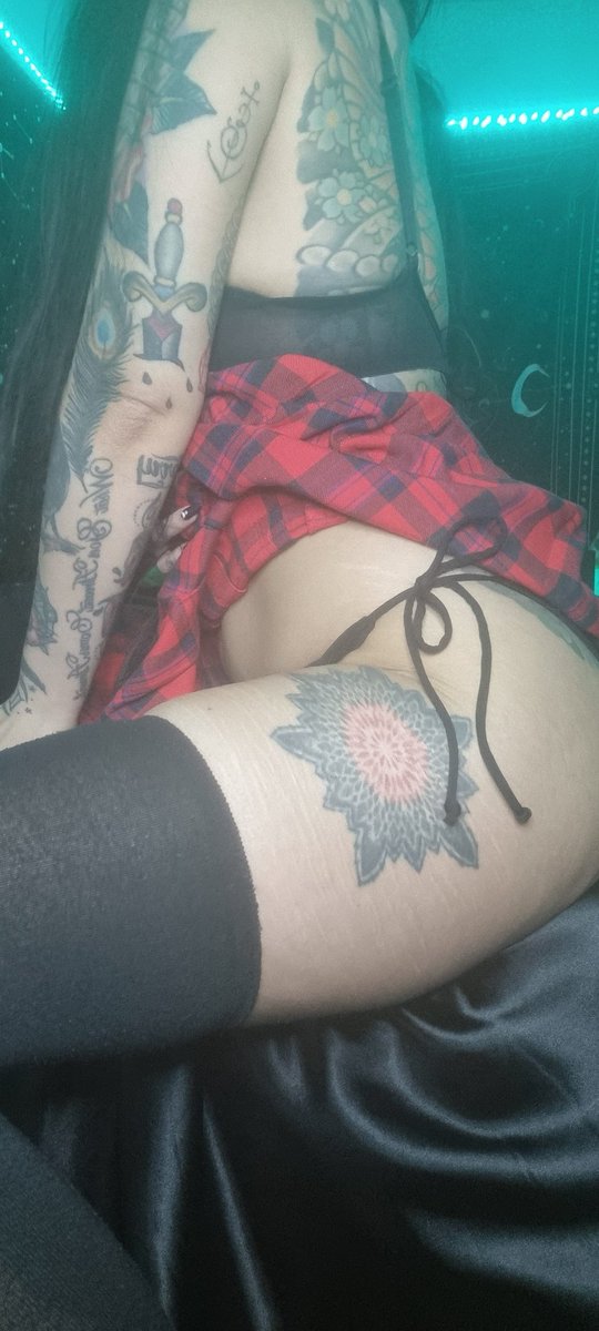 edenjonesx's tweet photo. easy access school girl

#onlyfans #egirl #nudes https://t.co/h3ToYYYnLq
