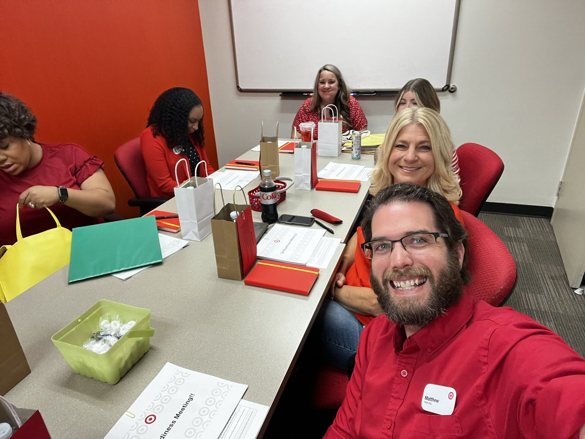 D148 HR planning session!!! Always great to hear from your peers and fearless leader finding new ways to collaborate and bring JOY to all the corners of the district 😎 🎯