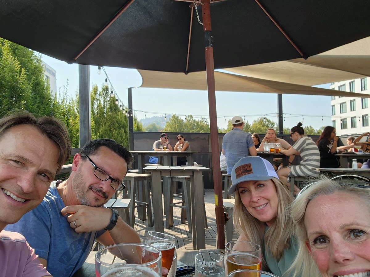 BarryChyzowski's tweet photo. Hey @trevor_hanas , where u at? Missing you at the corner table! #10Barrell #Hawks https://t.co/QfEsVW17SA