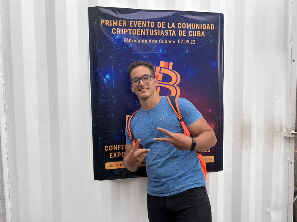 Dariel_Fdez's tweet photo. Obviando mi cara y los nervios, todo espectacular. Gracias a @ErichGarciaCruz y a todos los que lograron organizar todo el evento.

#Bitcoin #BitcoinAsere #Cuba https://t.co/m1gNJyEwWi