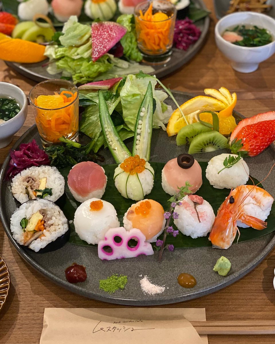 japanbyfood's tweet photo. Lunch is never boring when in Japan✨ 
· 
@kyumnak
· 
#Japan #japanesefood #japanlovers #lovejapan #sushi #lovesushi #cooljapan https://t.co/A2sdL6bW6O