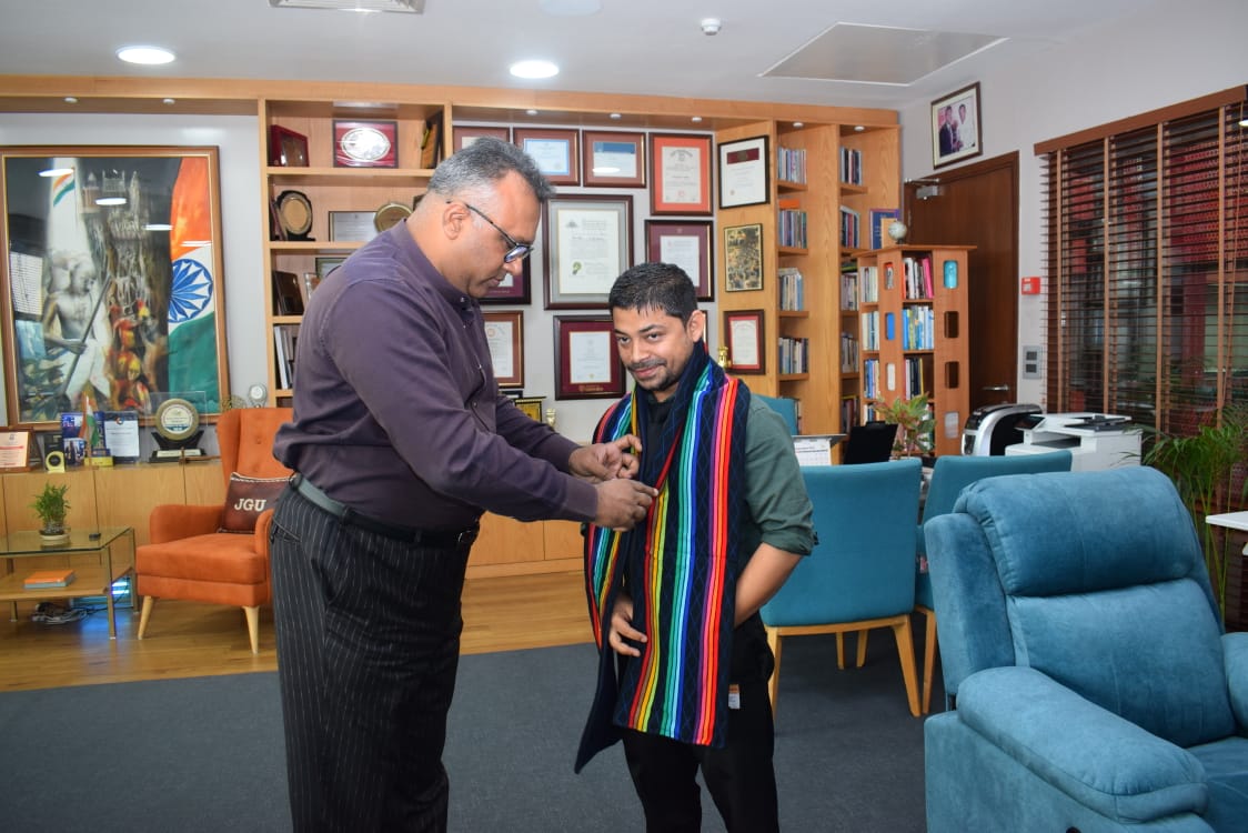 thebasurai's tweet photo. Thank you very much for having me. I was delighted to meet the honourable vice Chancellor, Prof. (Dr.) C. Raj Kumar Ji, after spending six months at the O.P Jindal Global University. https://t.co/wCJM6PPbu2
